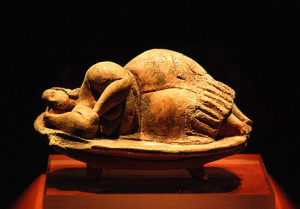 schlafende Dame Skulptur von Malta