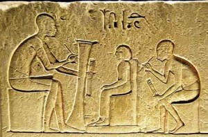 hieroglyphs-541146_640